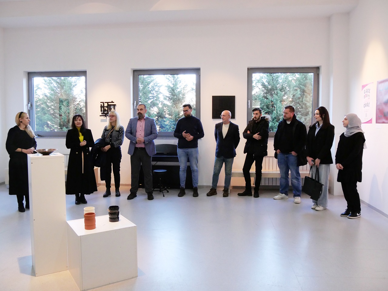 Raznolika kreativnost na izložbi: Godišnja izložba majstorstva VACD osoblja u različitim medijima