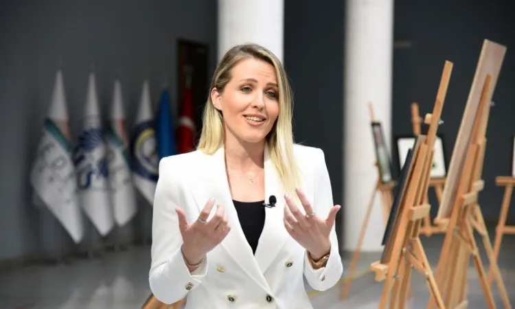 Exhibition “Bridges and People” on Display at IUS