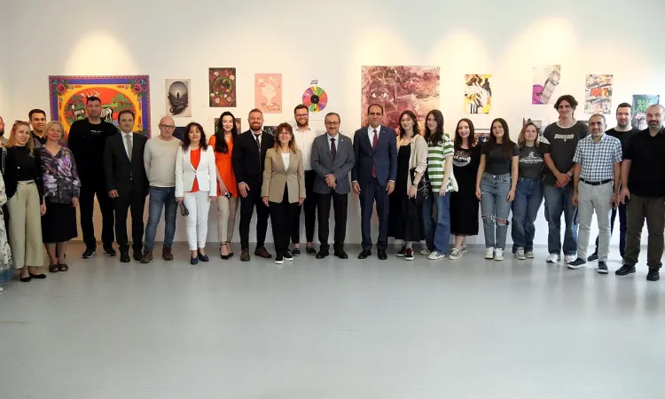 Celebrating International World Art Day: IUS Hosts Joint Exhibition with Haci Bayram Veli University