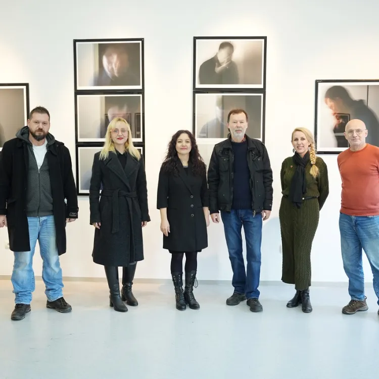 Artist Talks: Razgovor s prof. dr. Amerom Bakšićem u Umjetničkoj galeriji IUS-a